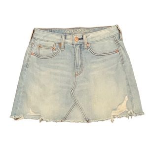 AMERICAN EAGLE OUTFITTERS WOMEN DENIM JEAN SKIRT DISTRESSED MINI LIGHT BLUE WASH